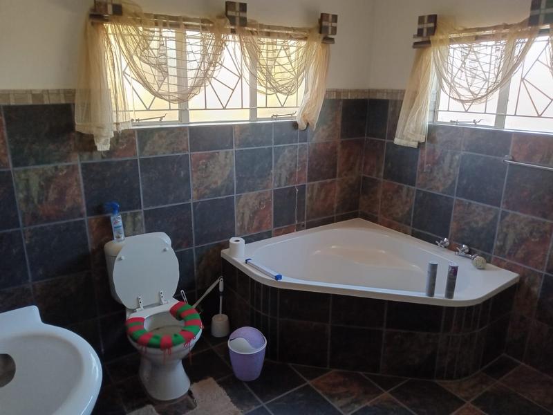 4 Bedroom Property for Sale in Kakamas Northern Cape